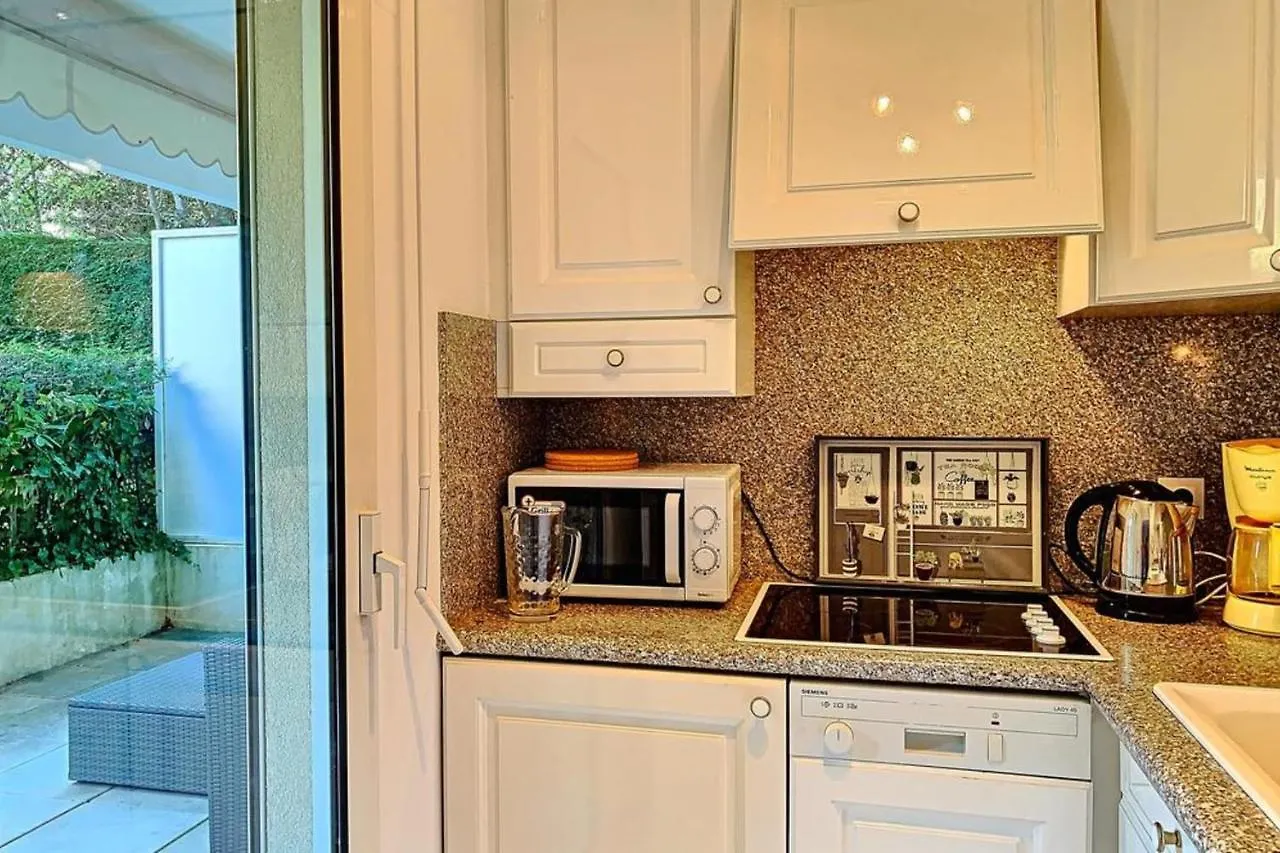 Prázdninový dům Henri Camille Real Estate - Golden - One Bedroom Apt Swimming Pool Cannes Francie