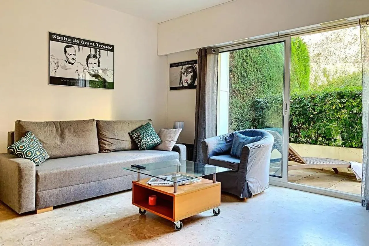 Henri Camille Real Estate - Golden - One Bedroom Apt Swimming Pool Cannes