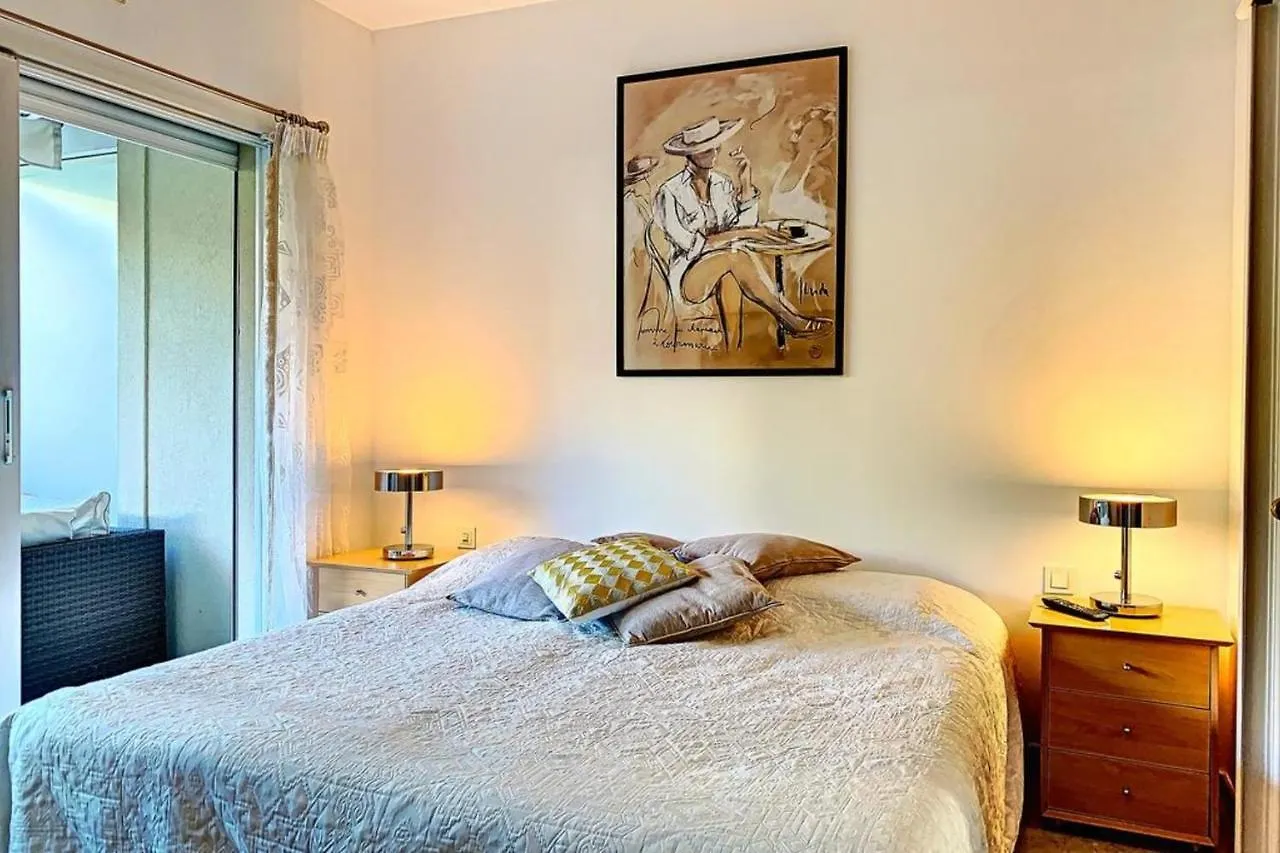 Holiday home Henri Camille Real Estate - Golden - One Bedroom Apt Swimming Pool Cannes