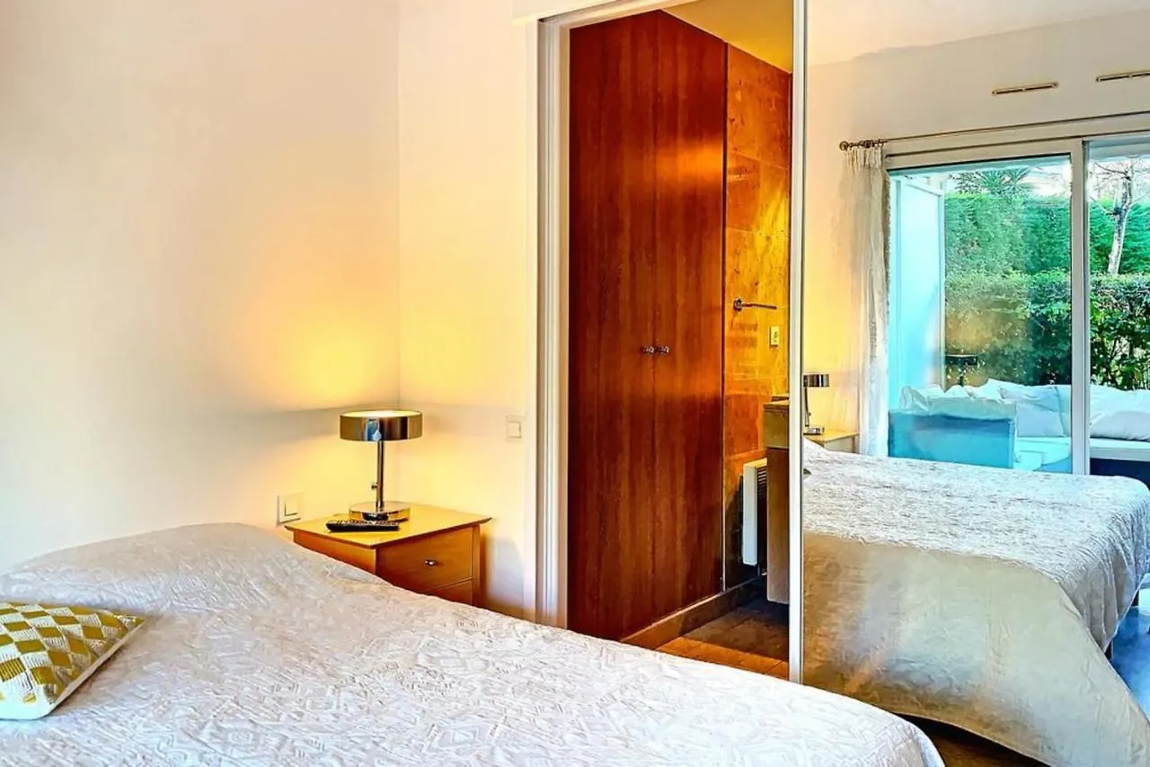 Holiday home Henri Camille Real Estate - Golden - One Bedroom Apt Swimming Pool Cannes