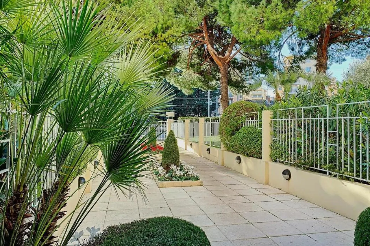 Holiday home Henri Camille Real Estate - Golden - One Bedroom Apt Swimming Pool Cannes