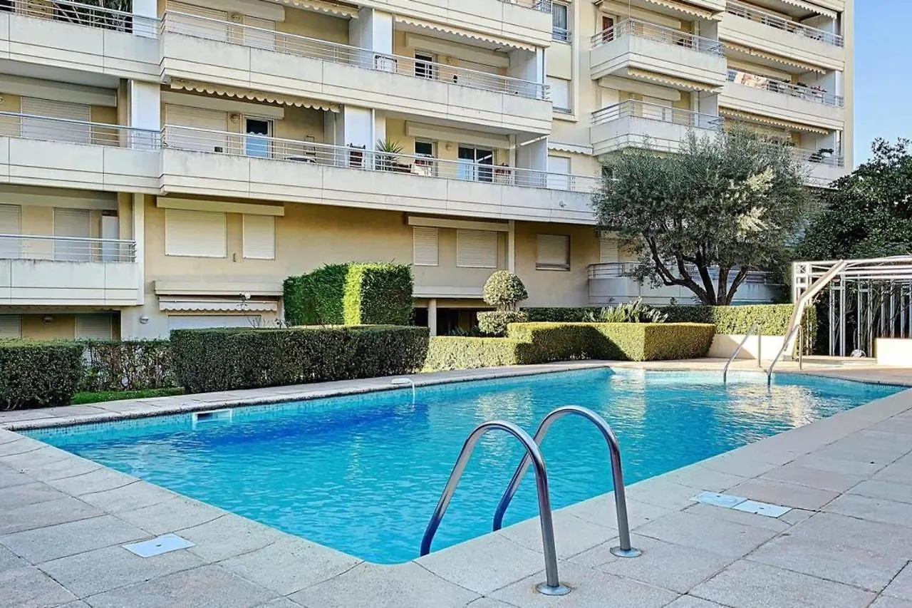 Holiday home Henri Camille Real Estate - Golden - One Bedroom Apt Swimming Pool Cannes France